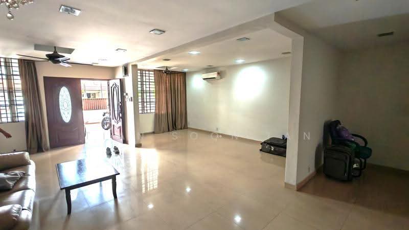 2-storey Terraced House for Sale in Taman Lucky (Bangsar) - Tian Soon Tan - Living Room - PropertyGuru.com.my