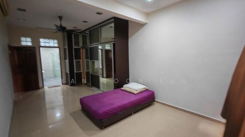 2-storey Terraced House for Sale in Taman Lucky (Bangsar) - Tian Soon Tan - Bedroom - PropertyGuru.com.my