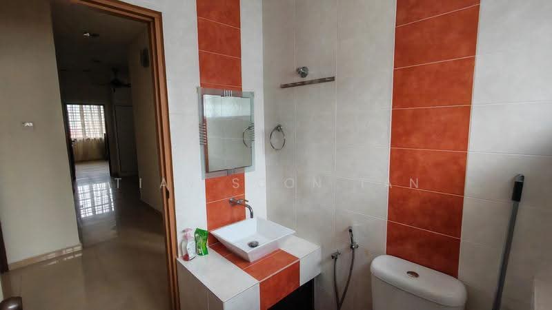 2-storey Terraced House for Sale in Taman Lucky (Bangsar) - Tian Soon Tan - Bathroom - PropertyGuru.com.my