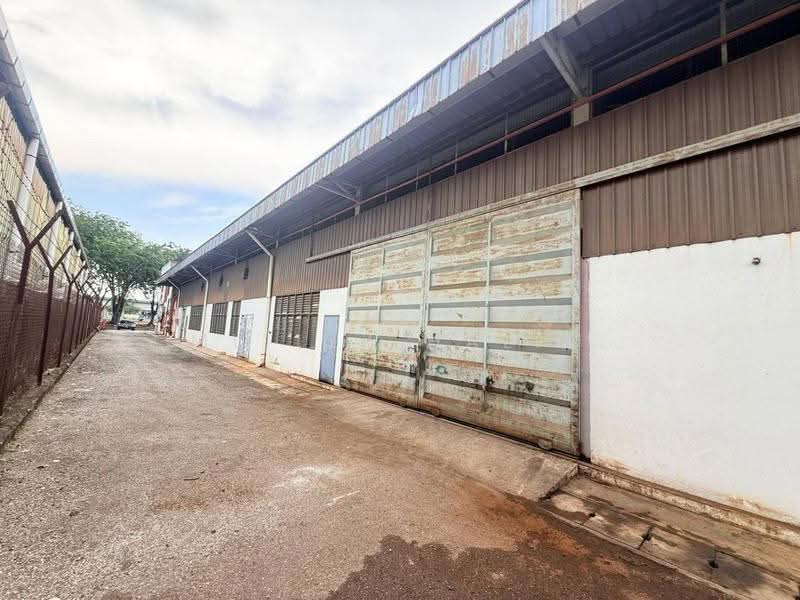 Warehouse for Rent in Seksyen 26, HICOM Industrial Estate (Shah Alam) - Mu'izz Halim - Exterior - PropertyGuru.com.my
