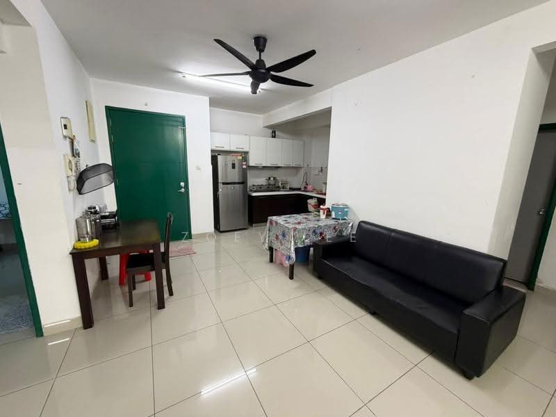 Kediaman Servis untuk Dijual di D'Ambience Residences (Pangsapuri Ikatan Flora) - Zoey Lee - Living Room - PropertyGuru.com.my