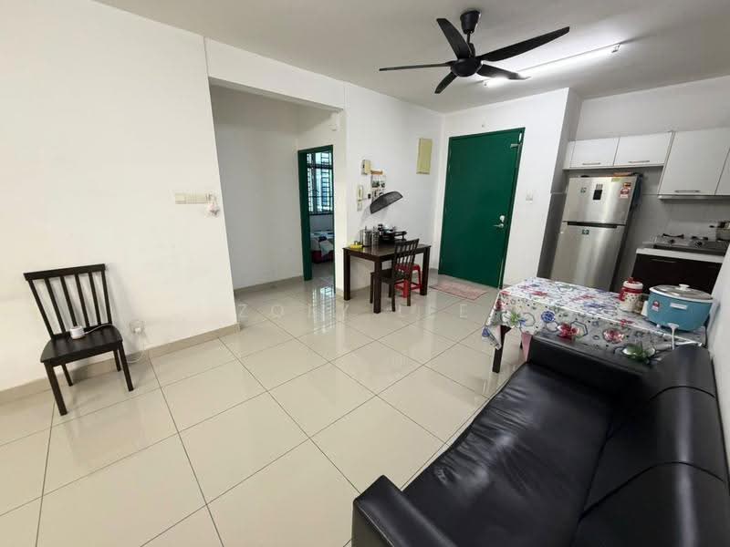 Kediaman Servis untuk Dijual di D'Ambience Residences (Pangsapuri Ikatan Flora) - Zoey Lee - Living Room - PropertyGuru.com.my