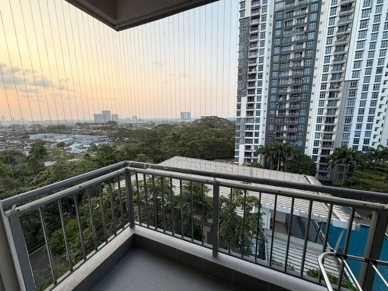 Kediaman Servis untuk Dijual di D'Ambience Residences (Pangsapuri Ikatan Flora) - Zoey Lee - Balcony - PropertyGuru.com.my