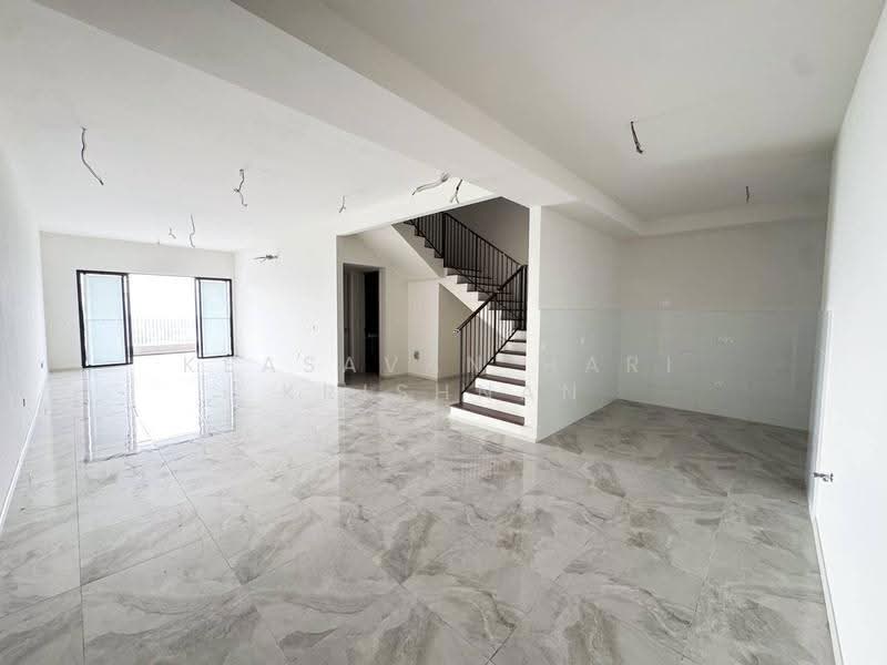 3-storey Terraced House for Sale in Taman Melawati (Ulu Kelang) - Keasavan Hari Krishnan - Living Room - PropertyGuru.com.my
