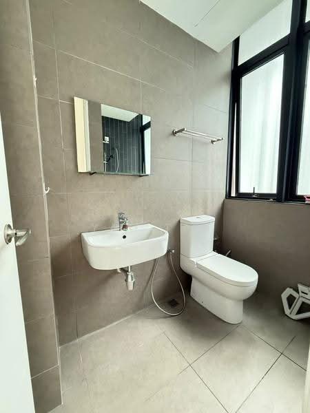 Service Residence for Sale at H2O Residences - Yao Tan - Bathroom - PropertyGuru.com.my