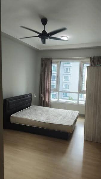 Kediaman Servis untuk Dijual di V Residence 3 @ Sunway Velocity - Yen Lim - Bedroom - PropertyGuru.com.my