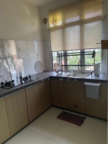 Kondominium untuk Disewa di Azuria Condominium - Abby Woo - Kitchen - PropertyGuru.com.my