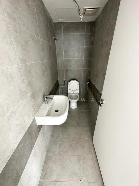 Semi-Detached House for Sale in Sungai Buloh (Selangor) - Yeong Wan Chi - Bathroom - PropertyGuru.com.my
