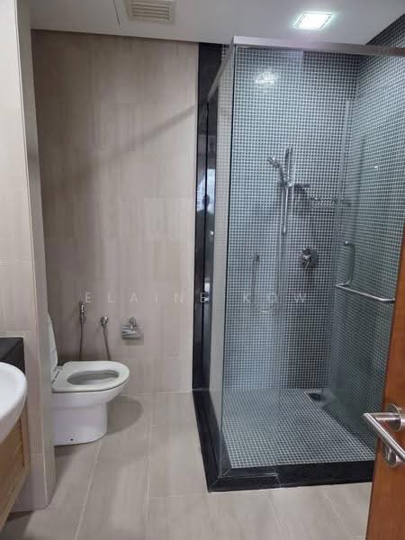 Kondominium untuk Dijual di The Capsquare Residences - Elaine Kow - Bathroom - PropertyGuru.com.my
