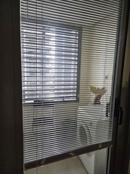Kondominium untuk Dijual di The Capsquare Residences - Elaine Kow - Balcony - PropertyGuru.com.my