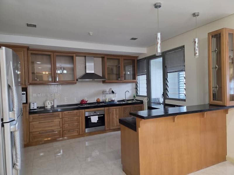 Kondominium untuk Dijual di The Capsquare Residences - Elaine Kow - Kitchen - PropertyGuru.com.my