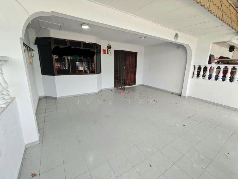 Rumah Teres 1.5-Tingkat untuk Dijual di Bandar Baru Uda (Tampoi) - June Tan - Exterior - PropertyGuru.com.my