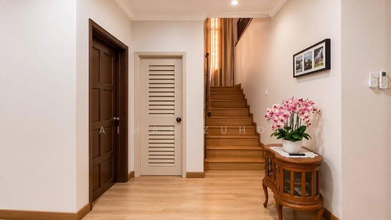 Bungalow House for Sale in Taman Puncak Perdana (Shah Alam) - AIMAN ZUHDI - Entrance - PropertyGuru.com.my