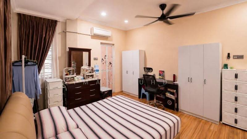 Bungalow House for Sale in Taman Puncak Perdana (Shah Alam) - AIMAN ZUHDI - Bedroom - PropertyGuru.com.my
