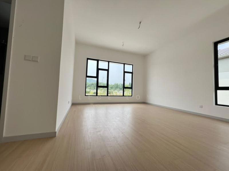 Rumah Berkembar untuk Dijual di Kota Emerald (Rawang) - Alice Low - Living Room - PropertyGuru.com.my
