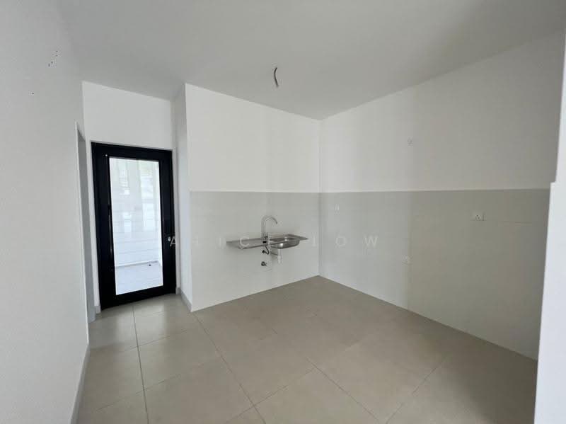 Rumah Berkembar untuk Dijual di Kota Emerald (Rawang) - Alice Low - Kitchen - PropertyGuru.com.my