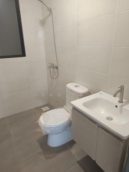 Pangsapuri untuk Dijual di RSS Residence - Jeno Tan - Bathroom - PropertyGuru.com.my