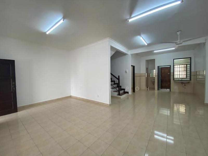 Rumah Teres untuk Dijual di Taman Mutiara Rini (Skudai) - Simpson Poh - Living Room - PropertyGuru.com.my