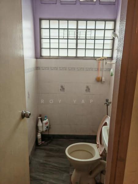 Kondominium untuk Dijual di Selesa Puteri Condominium - Roy Yap - Bathroom - PropertyGuru.com.my