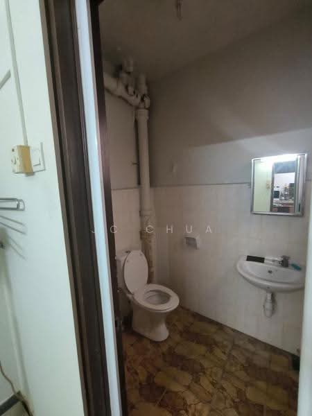 2-storey Terraced House for Sale in Taman Seputeh (Seputeh) - JC Chua - Bathroom - PropertyGuru.com.my