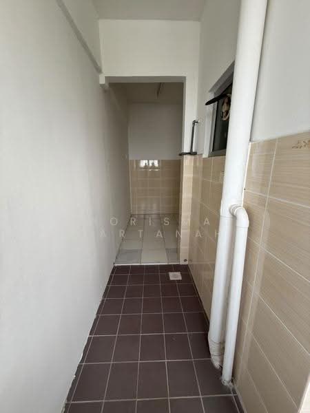 Kondominium untuk Dijual di Calisa N @ Calisa Residences - Norisma Hartanah - yard laundry - PropertyGuru.com.my