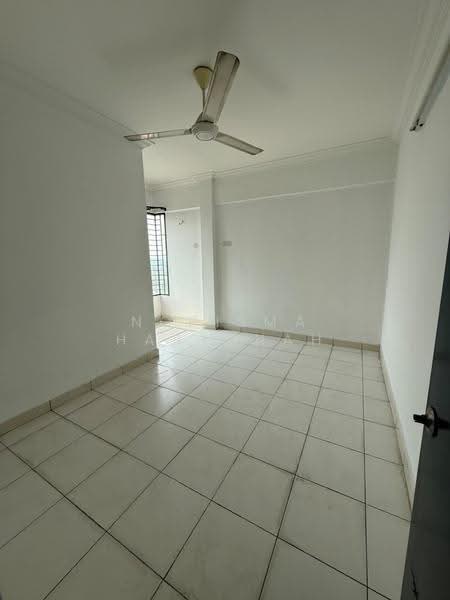 Kondominium untuk Dijual di Calisa N @ Calisa Residences - Norisma Hartanah - master bedroom - PropertyGuru.com.my