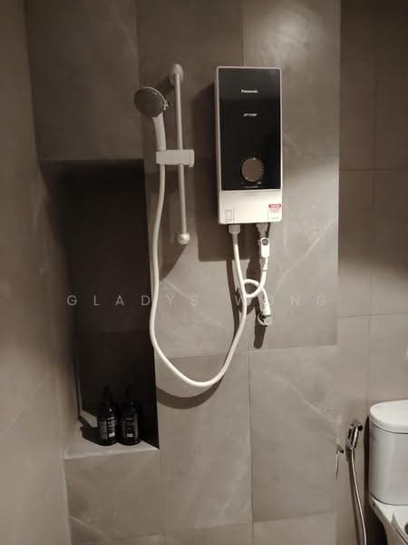 Kediaman Servis untuk Dijual di Empire Damansara - Gladys Wong - Bathroom - PropertyGuru.com.my