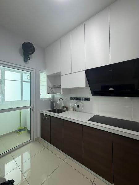 Flat for Rent at i-Santorini - Irienne Tang - Kitchen - PropertyGuru.com.my