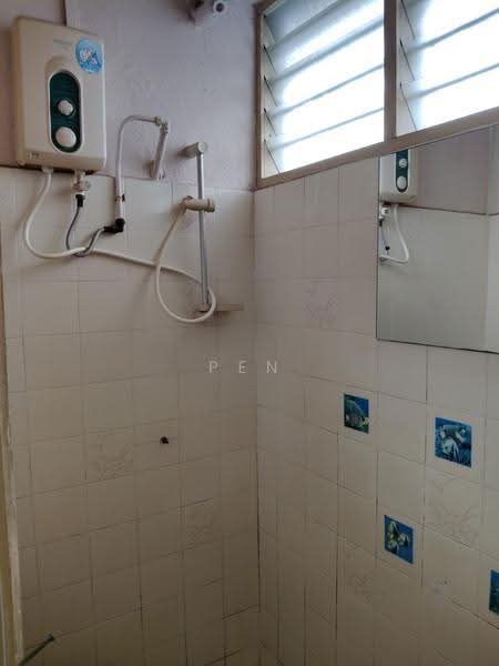 Pangsapuri untuk Dijual di Taman Bukit Jambul - Pen Teo - Bathroom - PropertyGuru.com.my