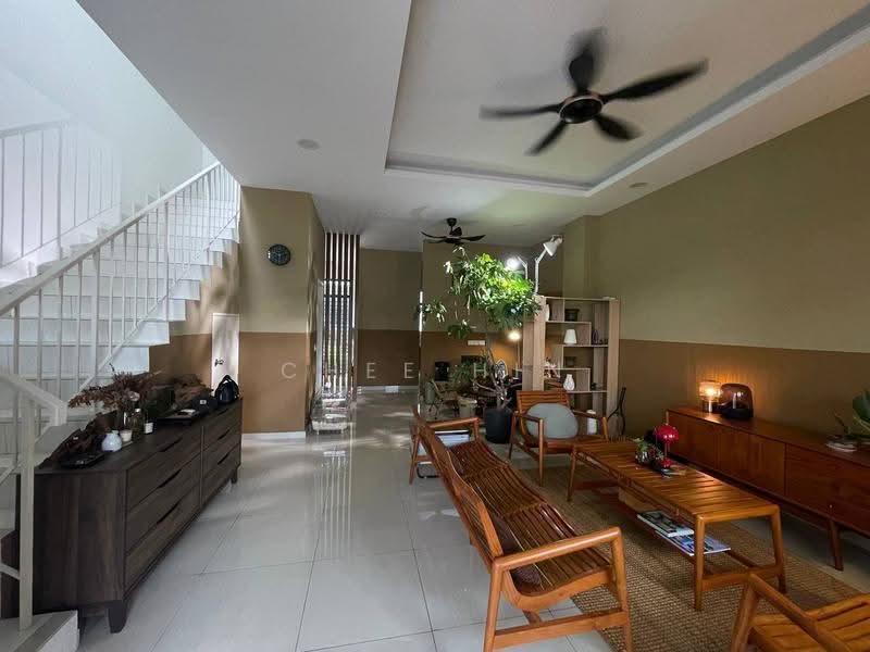 Rumah Teres 2-Tingkat untuk Dijual di Bandar Puncak Alam (Puncak Alam) - Chee Hin - Living Room - PropertyGuru.com.my