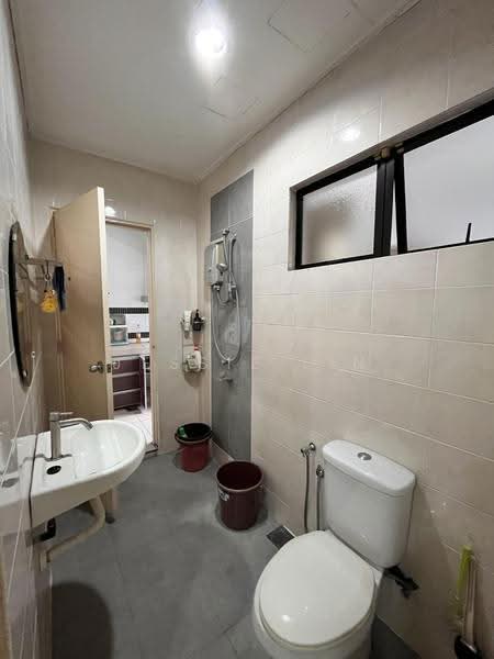 Rumah Teres 2-Tingkat untuk Dijual di Sutera Damansara (Damansara Damai) - Jessie Lin - Bathroom - PropertyGuru.com.my