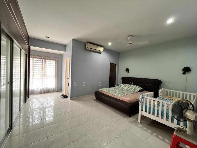 Rumah Teres 2-Tingkat untuk Dijual di Sutera Damansara (Damansara Damai) - Jessie Lin - Bedroom - PropertyGuru.com.my