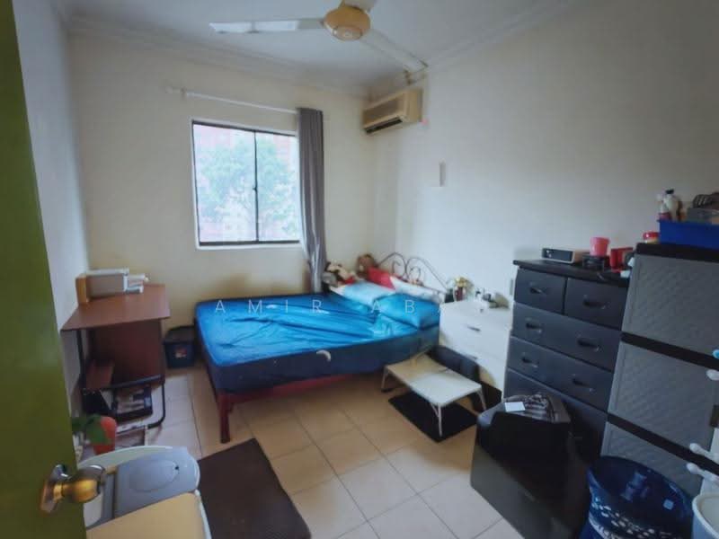 Condominium for Sale at Bayu Tasik 2 - Amir Abas - Bedroom - PropertyGuru.com.my