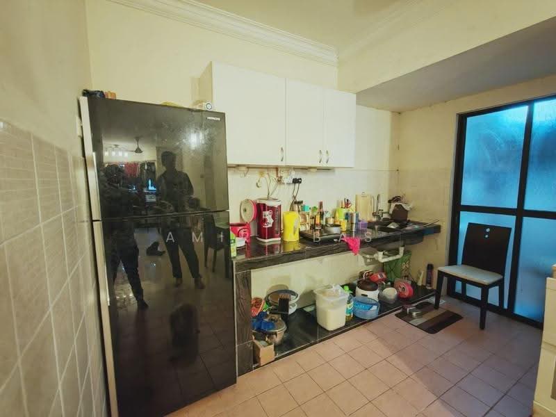 Condominium for Sale at Bayu Tasik 2 - Amir Abas - Kitchen - PropertyGuru.com.my