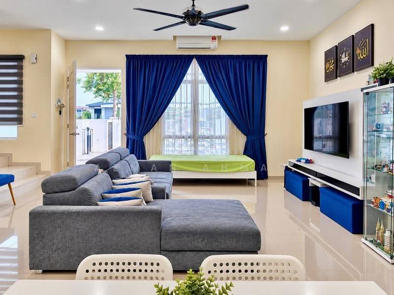 2-storey Terraced House for Sale in Eco Grandeur (Puncak Alam) - Azman Ahmad - Living Room - PropertyGuru.com.my