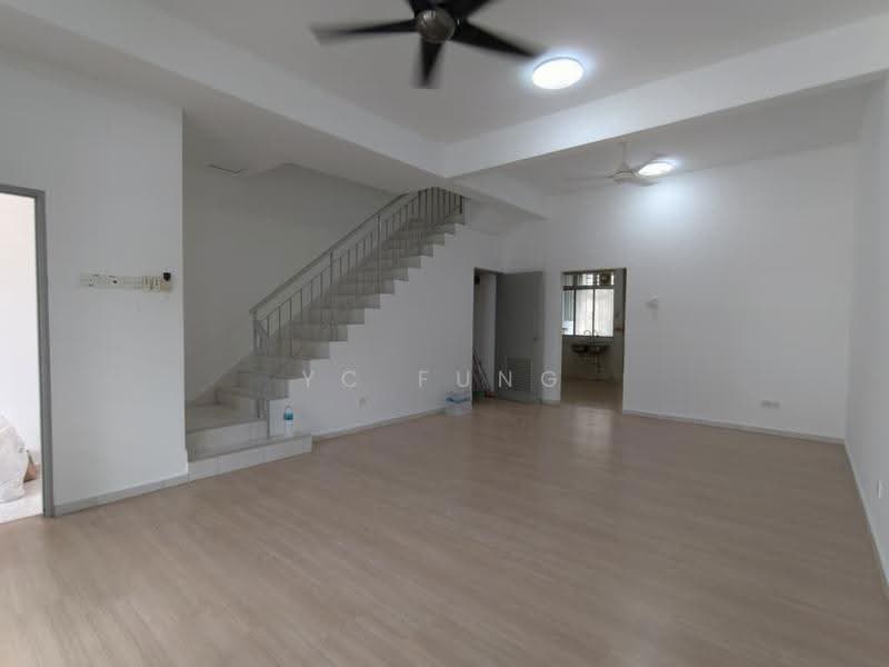 Rumah Teres 2-Tingkat untuk Disewa di Taman Mount Austin (Tebrau) - YC Fung - Living Room - PropertyGuru.com.my