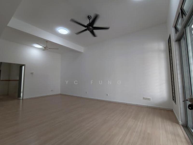 Rumah Teres 2-Tingkat untuk Disewa di Taman Mount Austin (Tebrau) - YC Fung - Living Room - PropertyGuru.com.my