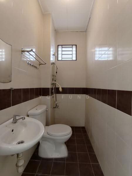 Rumah Teres 2-Tingkat untuk Disewa di Taman Mount Austin (Tebrau) - YC Fung - Bathroom - PropertyGuru.com.my