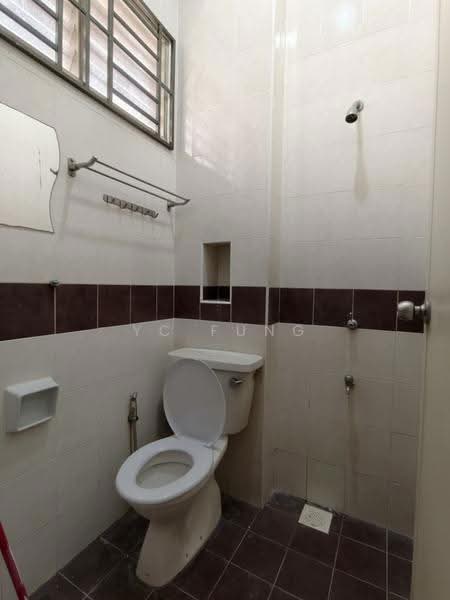 Rumah Teres 2-Tingkat untuk Disewa di Taman Mount Austin (Tebrau) - YC Fung - Bathroom - PropertyGuru.com.my