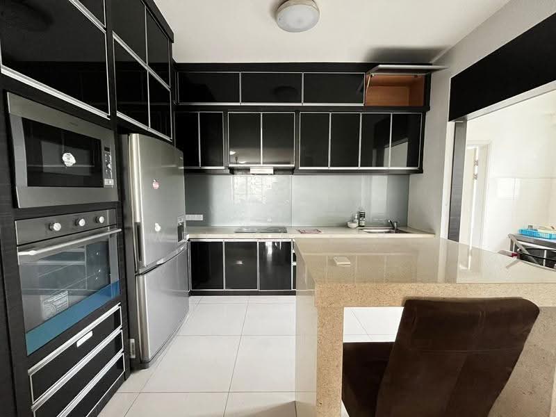 Kondominium untuk Dijual di Platino Condominium - Welson Teh - Kitchen - PropertyGuru.com.my