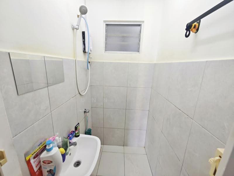 Condominium for Sale at TRI PINNACLE - Sunny Lai - Bathroom - PropertyGuru.com.my