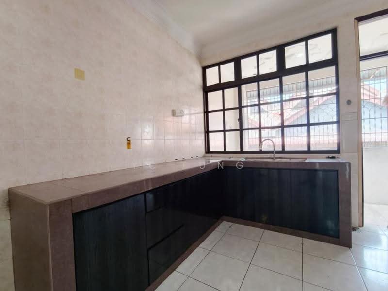 Rumah Teres 1.5-Tingkat untuk Disewa di Taman Rinting (Masai) - YC Fung - Kitchen - PropertyGuru.com.my