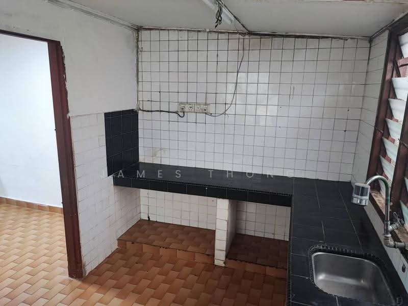 1-storey Terraced House for Sale in Taman Tan Yew Lai (Jalan Klang Lama (Old Klang Road)) - James Thong - Kitchen - PropertyGuru.com.my