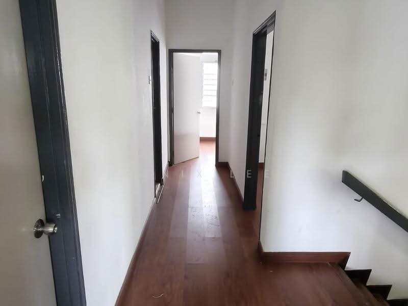 Rumah Teres untuk Disewa di Usj 2 (Subang Jaya) - Kenix Lee - Corridor - PropertyGuru.com.my