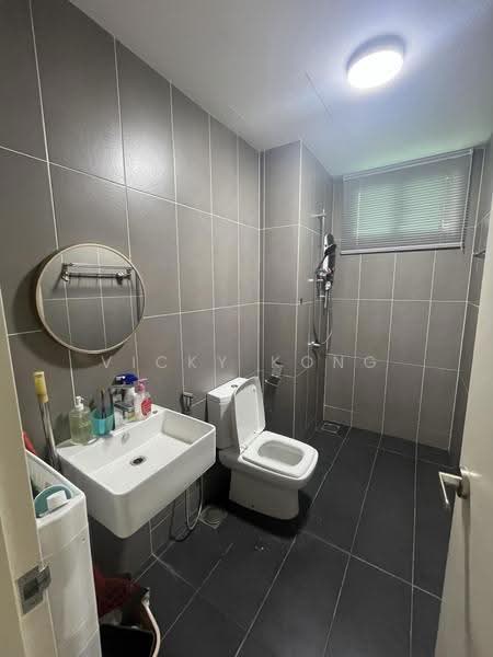 Kediaman Servis untuk Disewa di Greenfield Residence - Vicky Kong - Bathroom - PropertyGuru.com.my