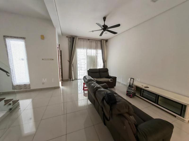 Rumah Teres 2-Tingkat untuk Dijual di Taman Puchong Prima (Puchong) - Michael Chan - Living Room - PropertyGuru.com.my