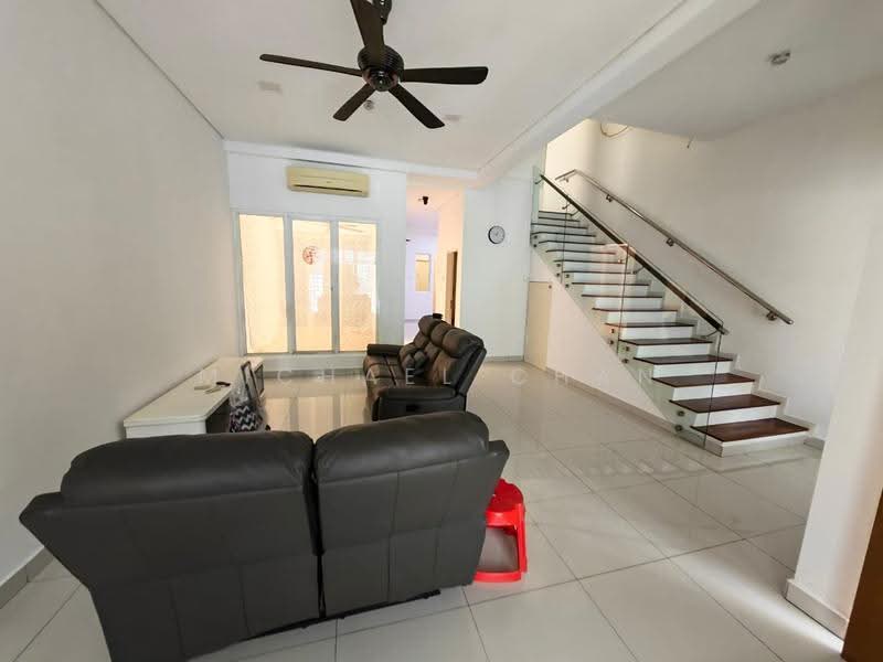 Rumah Teres 2-Tingkat untuk Dijual di Taman Puchong Prima (Puchong) - Michael Chan - Living Room - PropertyGuru.com.my