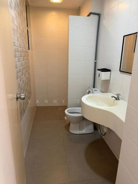 Service Residence for Sale at Platinum Lake PV 21 - Yanny Siow - Bathroom - PropertyGuru.com.my
