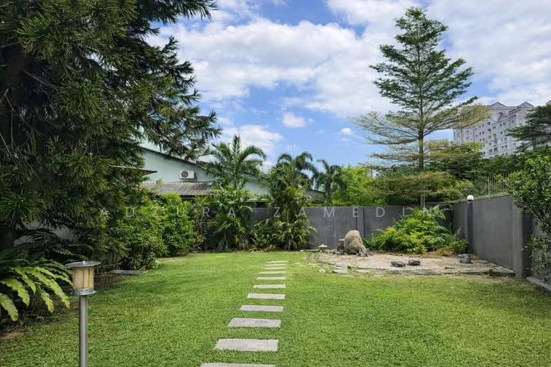 Bungalow House untuk Dijual di Seksyen 18 (Petaling Jaya) - Adzura Zamedin - Garden - PropertyGuru.com.my