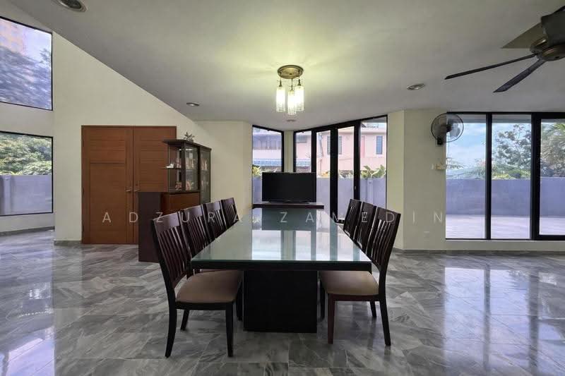 Bungalow House untuk Dijual di Seksyen 18 (Petaling Jaya) - Adzura Zamedin - Dining Room - PropertyGuru.com.my